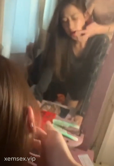 Hot girl Linh Trương lộ clip đi khách