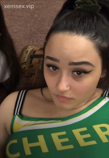 Shae Kink và Indigo Dances: Màn mây mưa 3 người