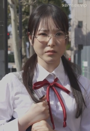 SSIS-840 Nữ sinh ăn trộm bị quản lý phạt